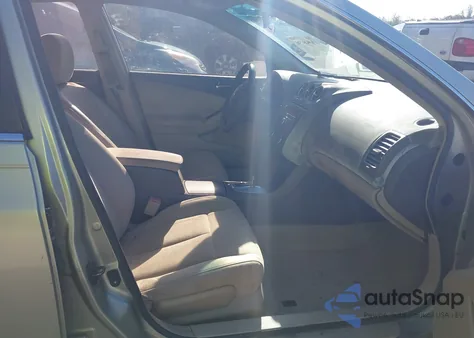 2010 Nissan Altima 2.5 S z USA, uszkodzony, nr VIN 1N4AL2AP2AC144030